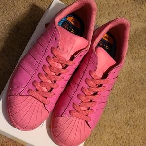 Pharrell Williams all pink color pack